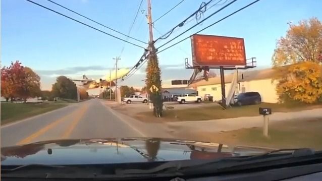 Náraz, pak ohnivá stěna. Videa zachytila pád letadla v Kentucky